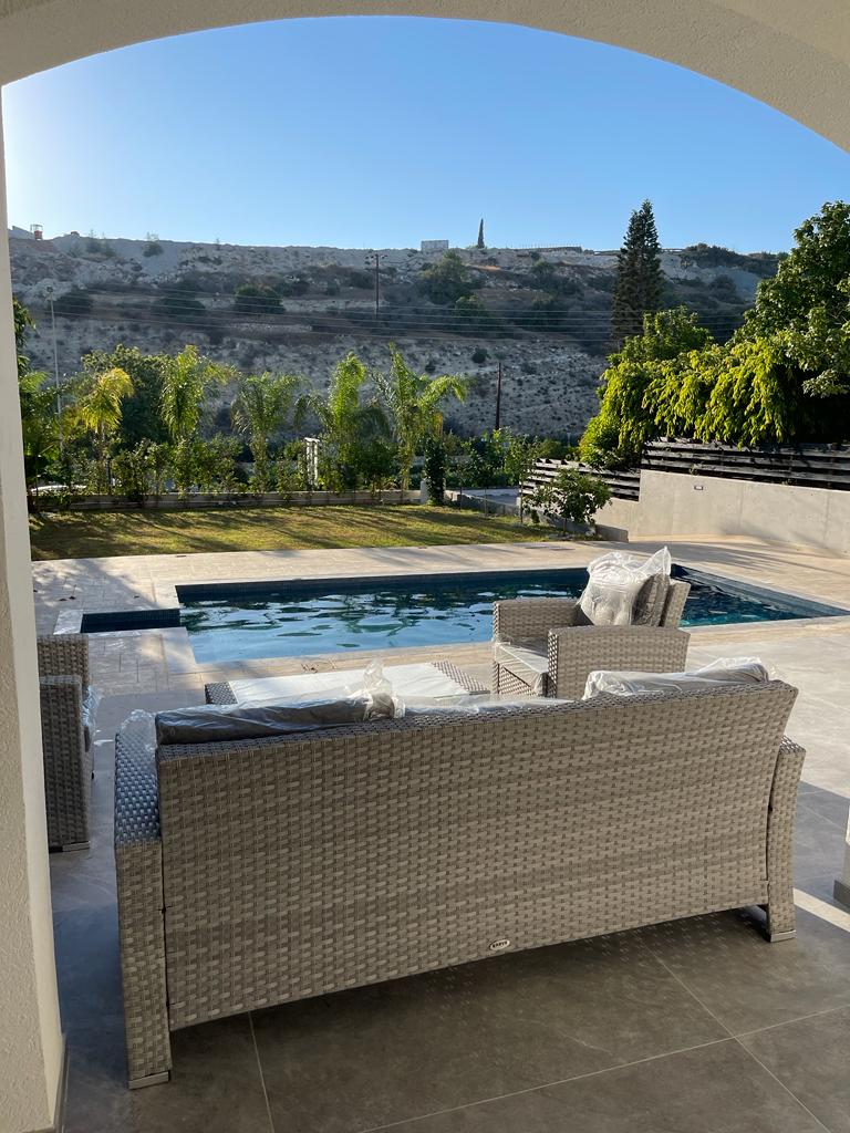 5-Bedroom Villa with Private Pool & Garden in Agios Tychonas — for rent in Agios Tychonas, Limassol, Cyprus