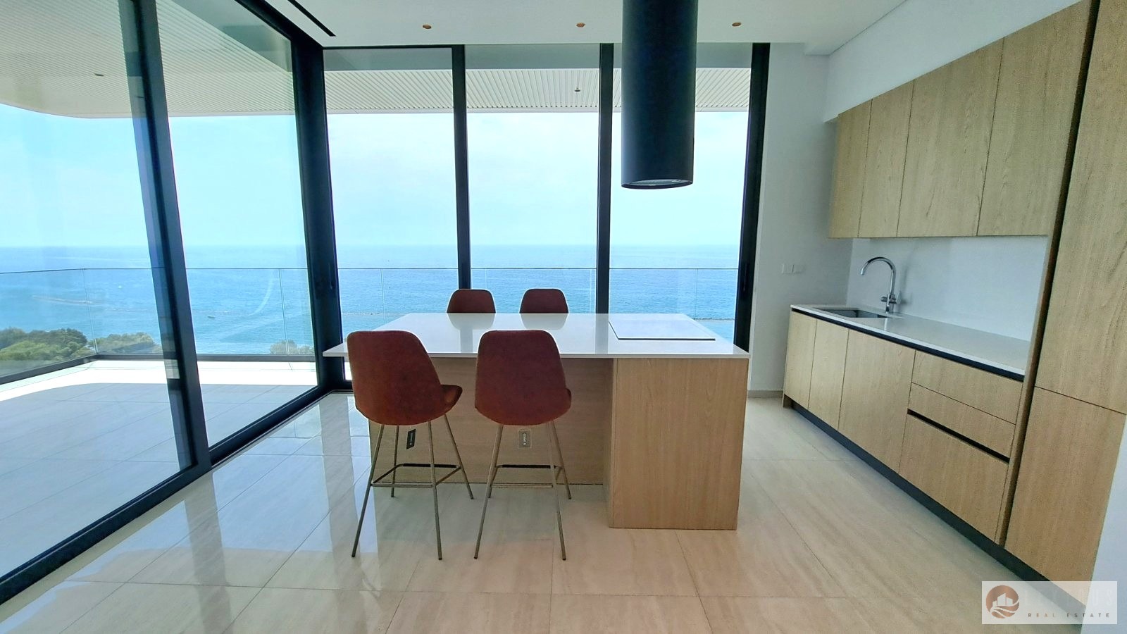 LUXURY 2-BEDROOM SEAFRONT APARTMENT FOR RENT! — for rent in Germasogeia Tourist Area, Limassol, Cyprus