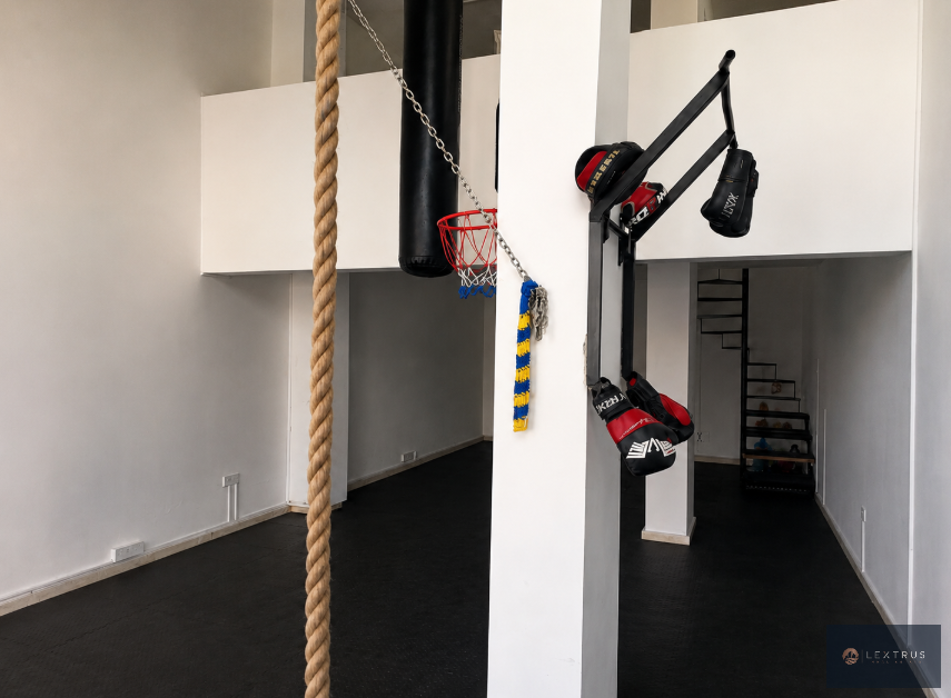 Shop with Mezzanine in Skala, Larnaca — for rent in Larnaka - Skala, Larnaca, Cyprus