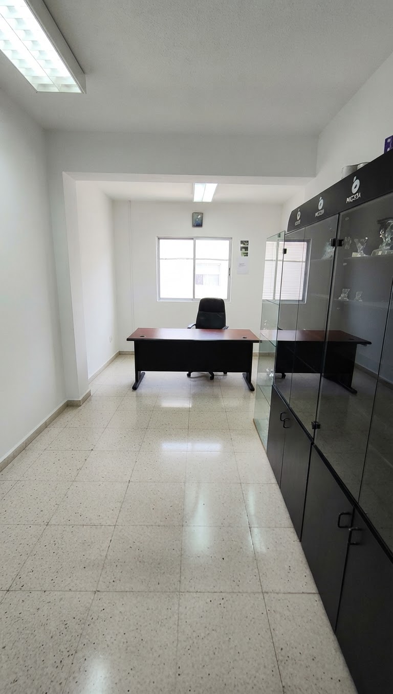 OFFICE FOR SALE IN AYIOS NICOLAOS, LARNACA — 80 m², 1st floor — property for sale in Larnaka - Agios Nikolaos, Larnaca, Cyprus