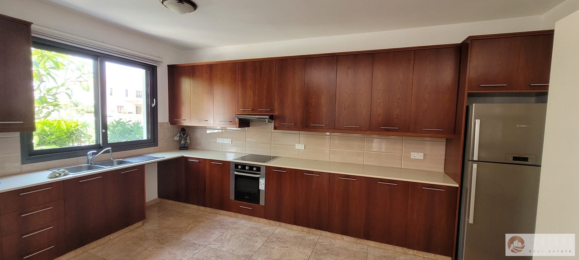 Fully Furnished 4-Bedroom House for Rent in Livadia