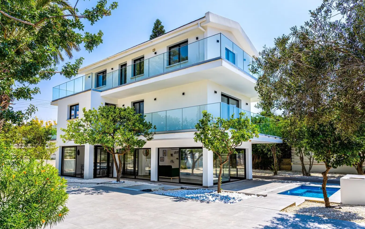 Modern 5 Bedroom House in Ormideia, Larnaca — property for rent in Ormideia, Larnaca, Cyprus