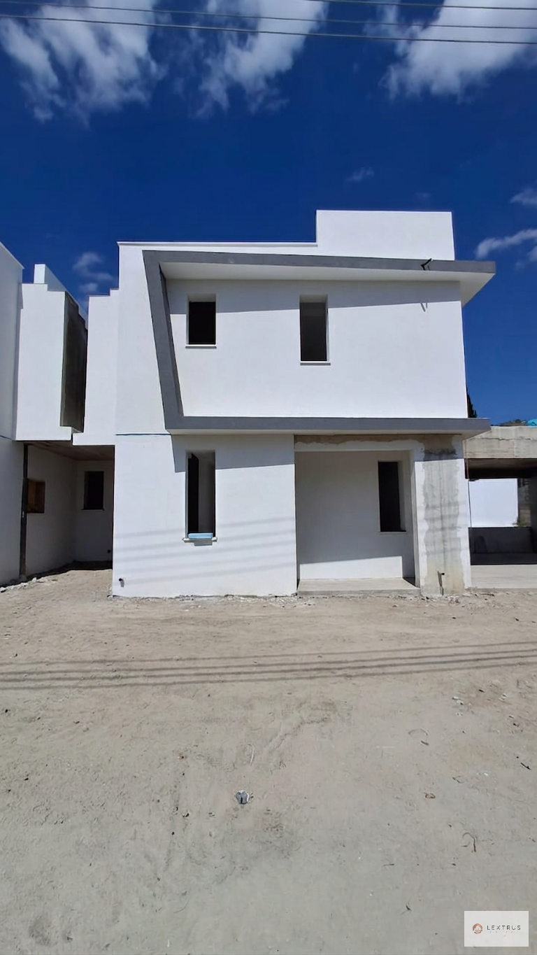3 Bedroom Villa with Roof Garden in Oroklini, Larnaca — 161 m²