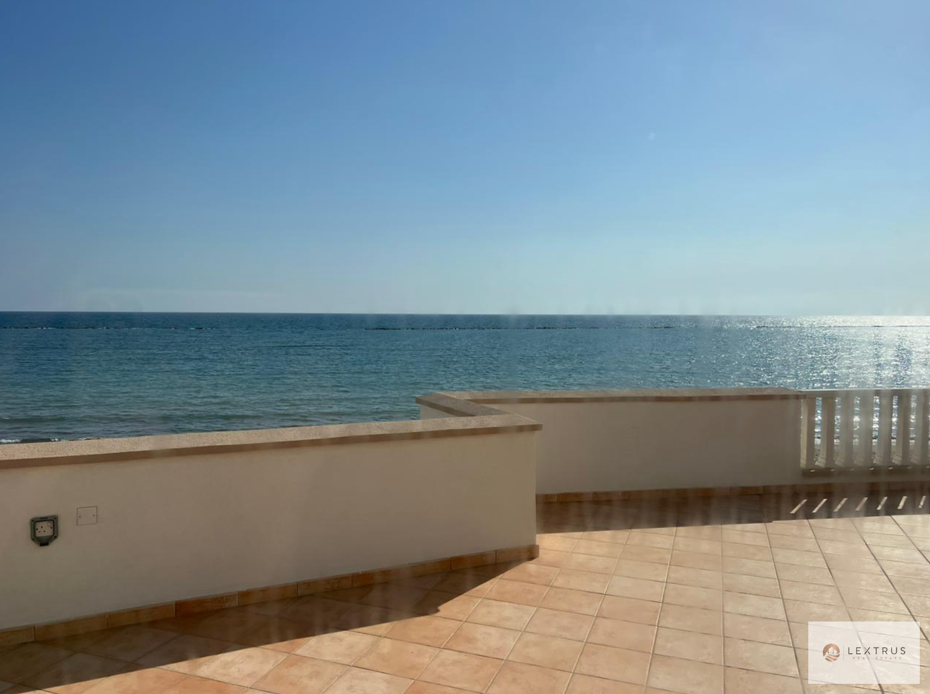Luxury Beachfront Villa in Perivolia, Larnaca