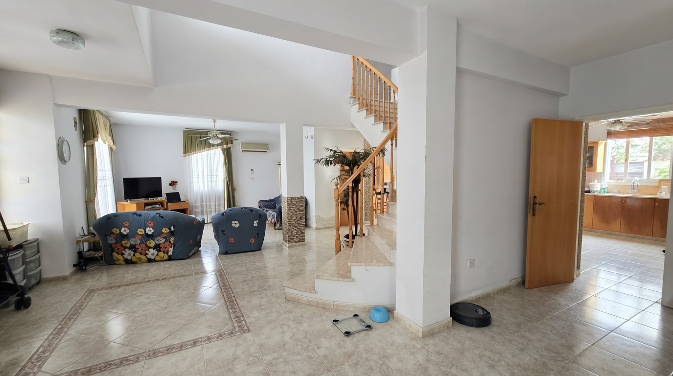 4-Bedroom House for Sale in Oroklini Tourist Area, Larnaca — property for sale in Oroklini Tourist Area, Larnaca, Cyprus