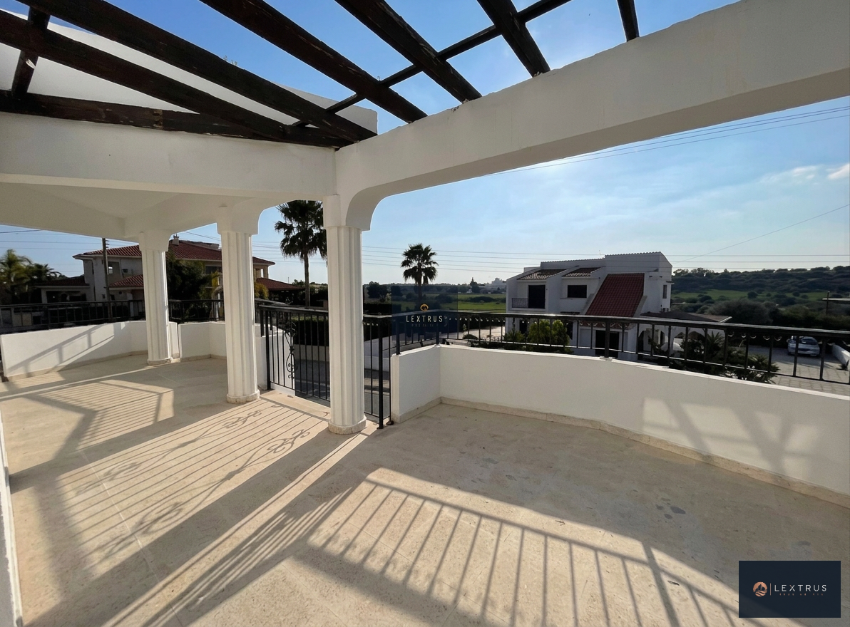 Charming 4-Bedroom Detached House on Large Plot in Mazotos — 1004 m²