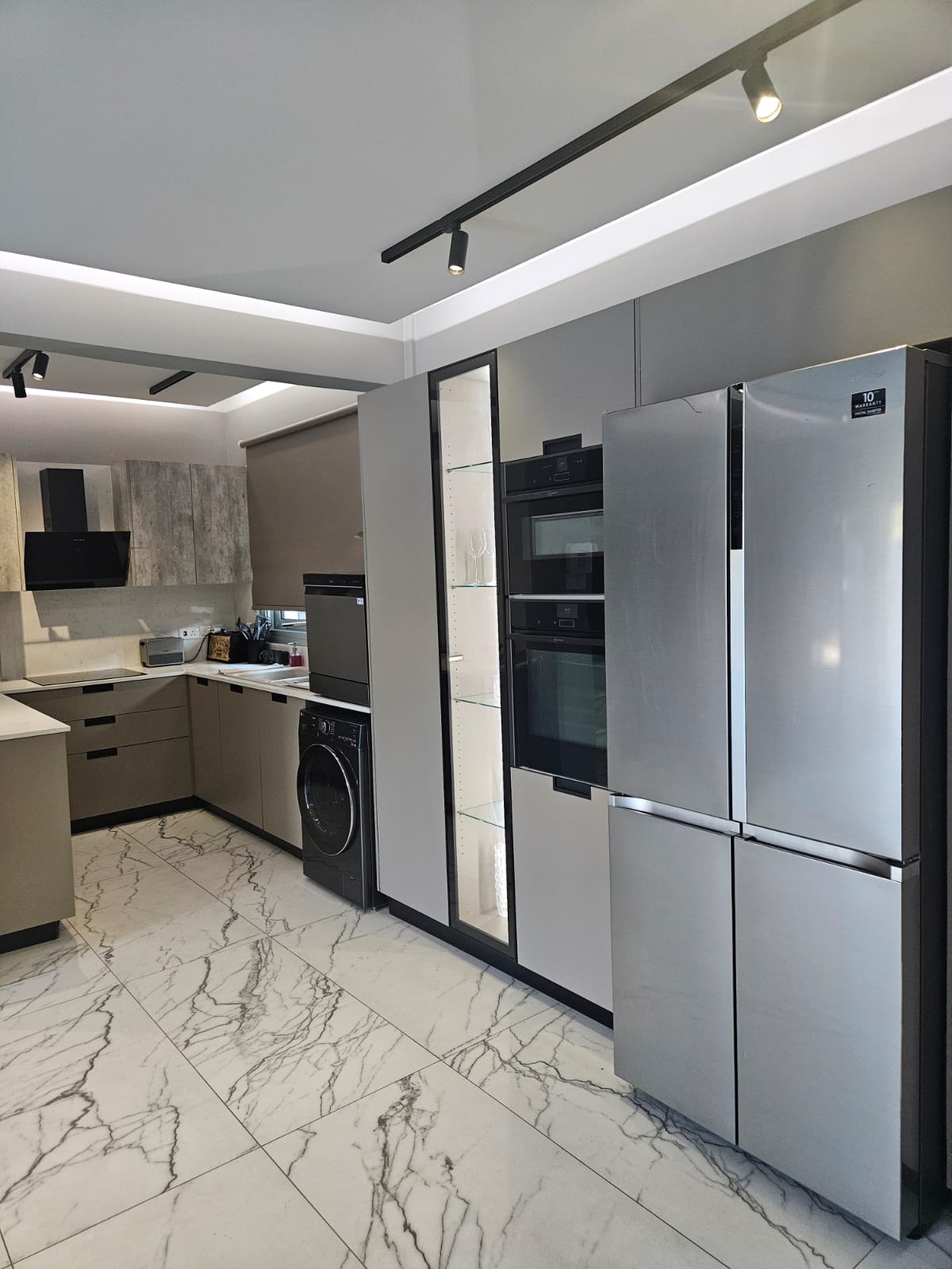 Modern 5-Bedroom Villa with Private Pool Near the Sea in Germasogeia — for rent in Germasogeia Tourist Area, Limassol, Cyprus