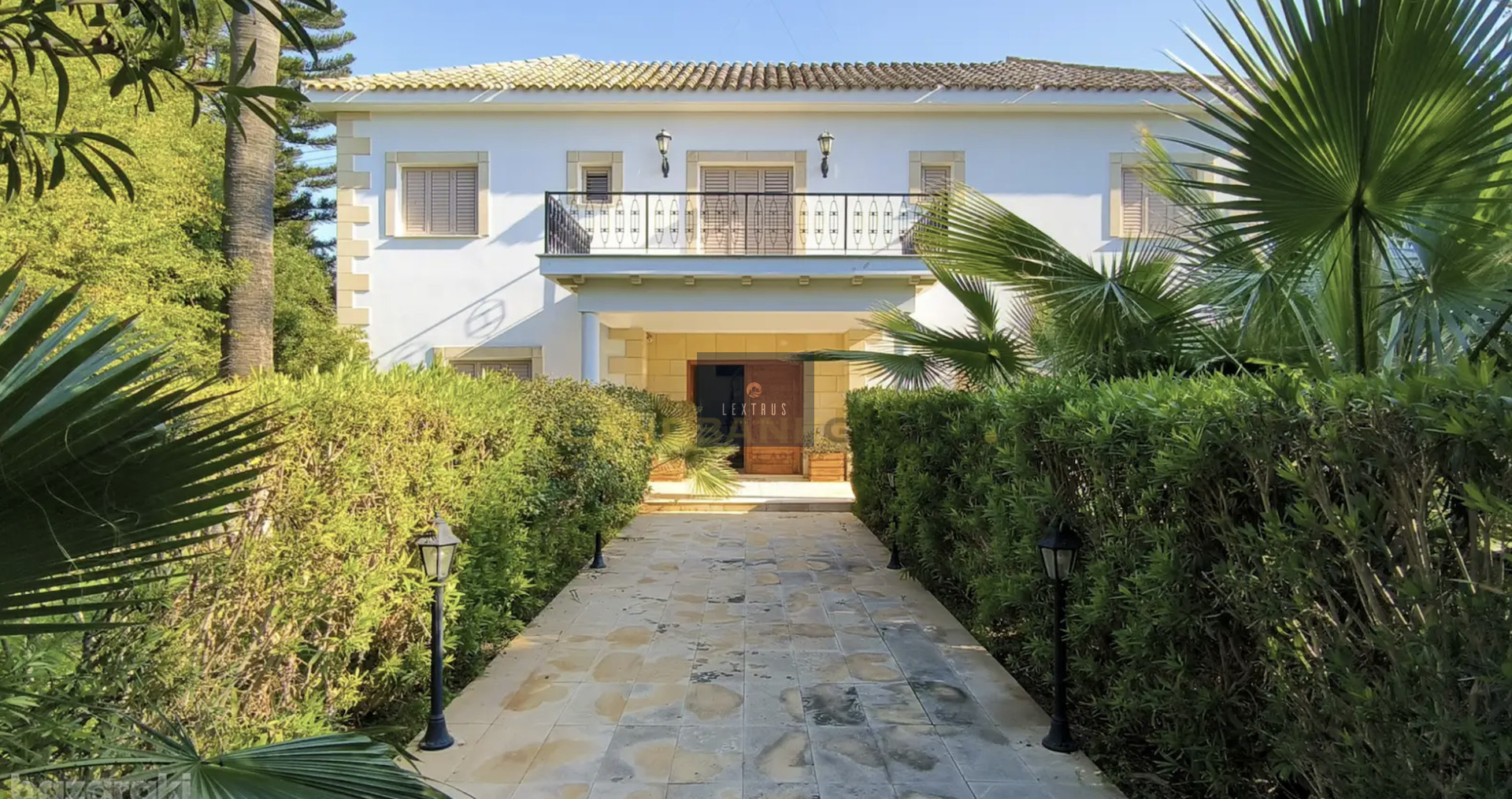 5 Bedrooms Villa in Aradippou, Larnaca