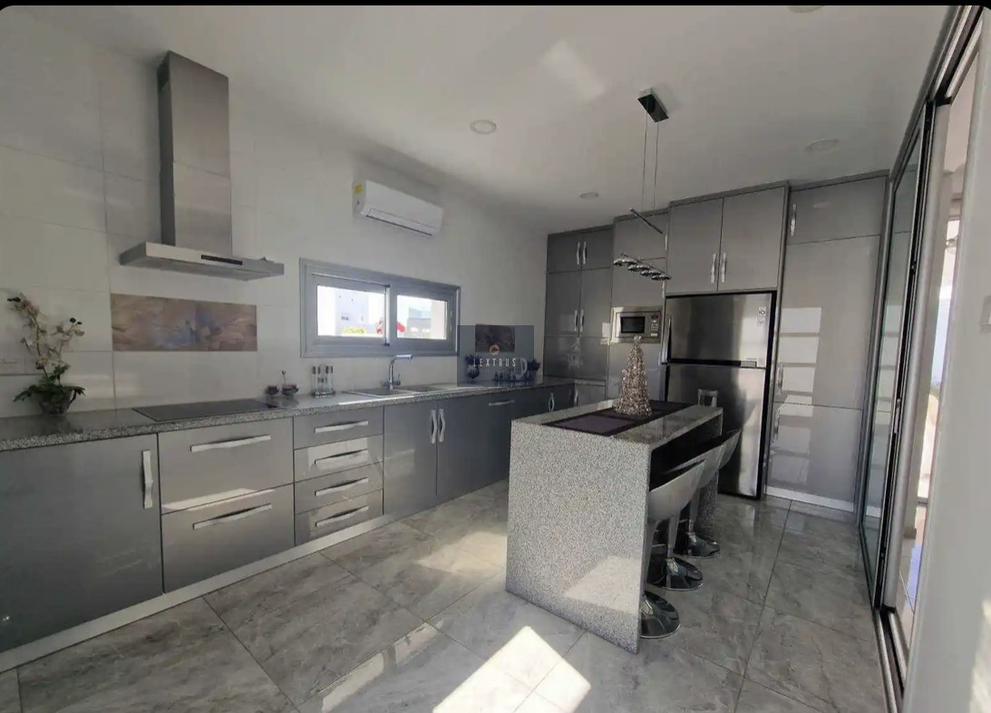 5 Bedrooms Villa in Parekklisia, Limassol
